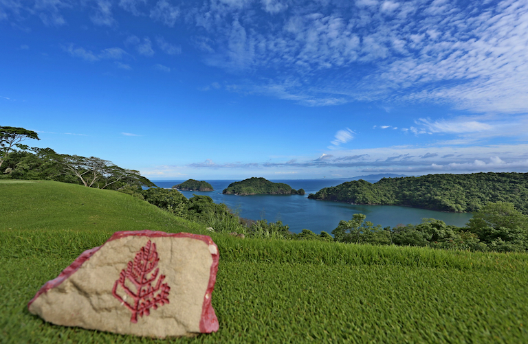 Tee overlooking the Pacific at Four Seasons Golf Course in Costa Rica