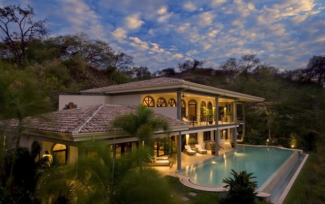 Cost of building a house in Costa Rica like this one with a pool