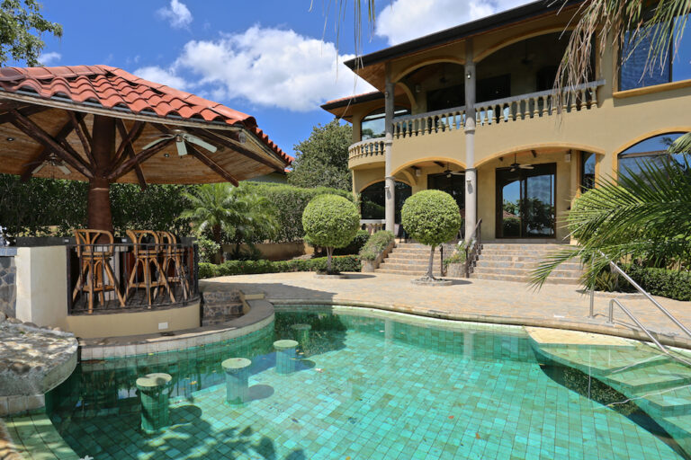 What’s the cost of building a house in Costa Rica? How long does it take?